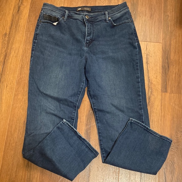 Levi's Denim - Levi’s perfectly slimming 512 straight leg jeans size 16P.